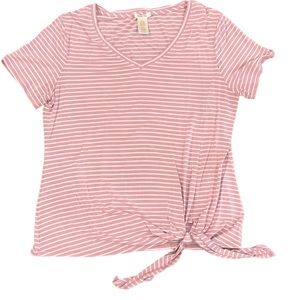 Mattie M tie front tee | large